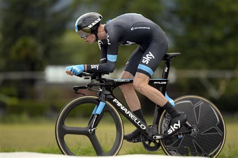 Die romandie ist eine sammelbezeichnung für die französischsprachigen gebiete der schweiz und umfasst die kantone genf, waadt, jura, neuenburg sowie teile der kantone bern, freiburg und wallis. Tour de Romandie 2014 prologue photo gallery - Cycling Weekly