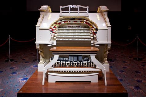 Wurlitzer Theatre Organ Console The Troxy Is A Grade Ii Li Flickr