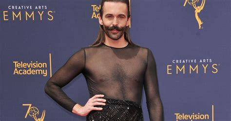 Emmys 2018 Queer Eyes Jonathan Van Ness Wins The Red Carpet In Skirt