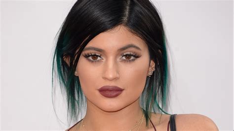 2560x1440 Resolution Kylie Jenner 2015 Lip Makeup 1440p Resolution