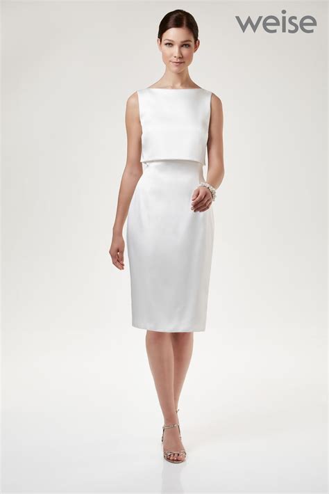 ♥ jetzt ganze folgen auf sixx.de ansehen. schlichtes samt elfenbein kleid satin - Outfits für das ...