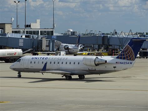 United Express Air Wisconsin Bombardier Crj 200 N425aw Flickr