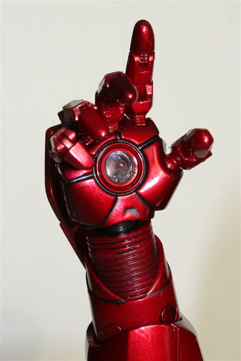 Basicly just make cut three sections for each finger. Tales To Astonish » Review: Hot Toys Iron Man - mark VI