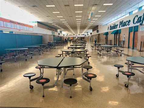 Rent A Cafeteria Large In Plant City Fl 33563