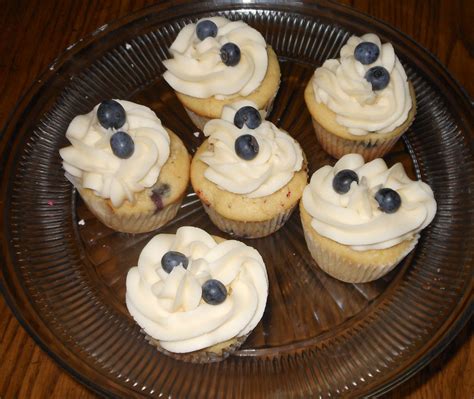 Blueberrylemon Cupcakes With Blueberry Compote Filling Flickr