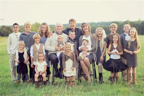 Akvis coloriage manipulates colors of an image: love these neutral colors for a family pictures . . . love ...