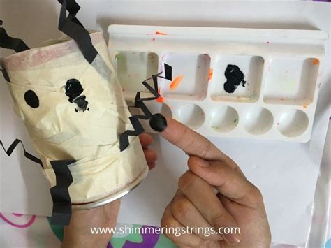 Super Easy Spooky Halloween Craft With Pringles Can For Kids