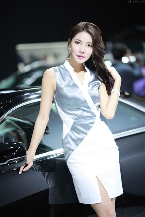 Yoon Mi Jin Seoul Motor Show 2015