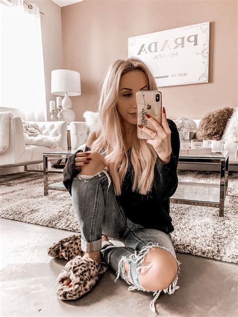 shop the mirror selfies 002 blondie in the city fashion stylish outfits nordstrom sweater