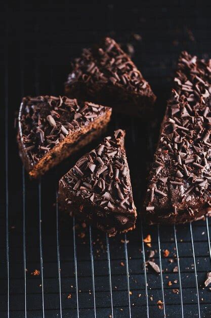 Premium Photo Closeup Of Tasty Chocolate Cake With Chocolate Chunks