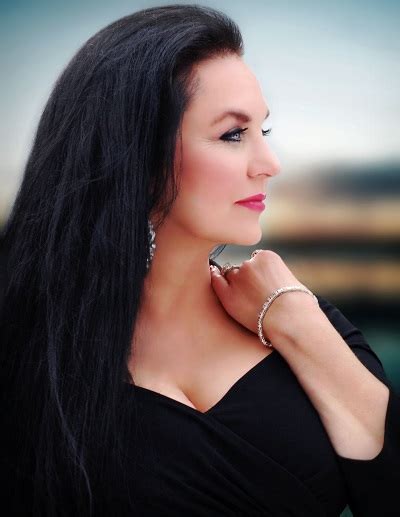 A Conversation With Country Music Singer Songwriter Actress Tv Show Host Crystal Gayle The