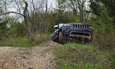 2014 Jeep Grand Cherokee Shows Its Trail Rated Skills Off Road 37