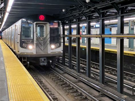 Nyc Subway Track Deaths Soar Driven By Social Media Dares Manhattan Institute