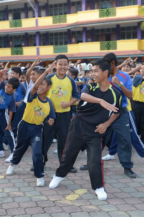 Lirik lagu 1 murid 1 sukan. ...STaC...: Senamrobik 1 Murid 1 Sukan