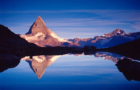 Photo Prints Wall Art The Matterhorn Reflected In The Riffelsee At