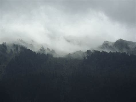 Mist In The Mountains 3840x2160 Wallpaper