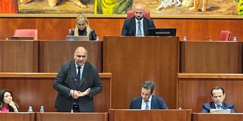 Lotta Al Precariato In Calabria Approvata La Legge Calabrese Traguardo Storico