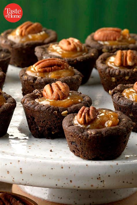 The perfect combo of sweet and salty, this christmas crunch is a super easy dessert that anyone can make. 1950s Christmas Desserts to Bring Back This Holiday Season ...