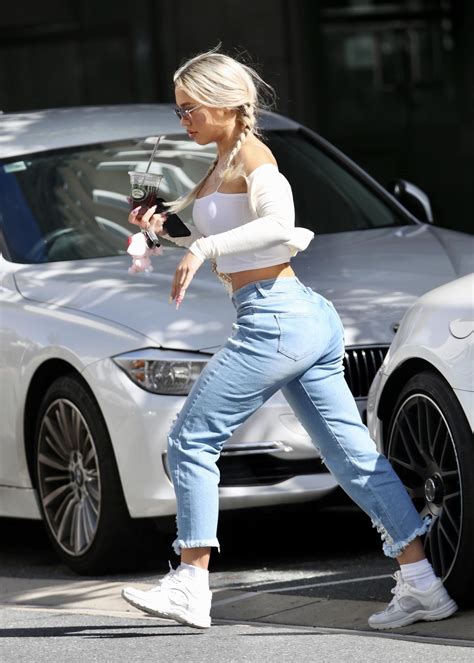 Tammy Hembrow Flaunts Her Curves In Australia