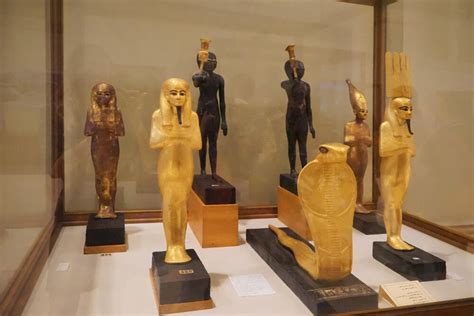 egypt aims to stop london from auctioning 32 artifacts al bawaba