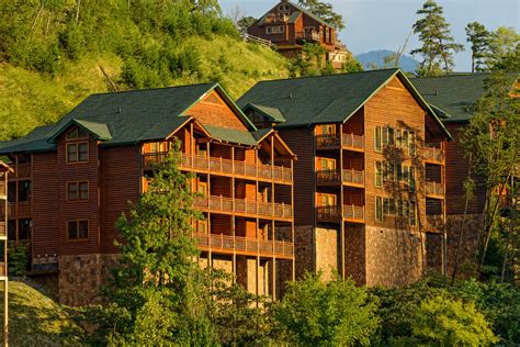 Located at 645 park vista way gatlinburg, tn 37738, gatlinburg falls has all the amenities that you would hope to find in an upscale log cabin community. Resort Photos & Gatlinburg Pictures | Westgate Smoky ...