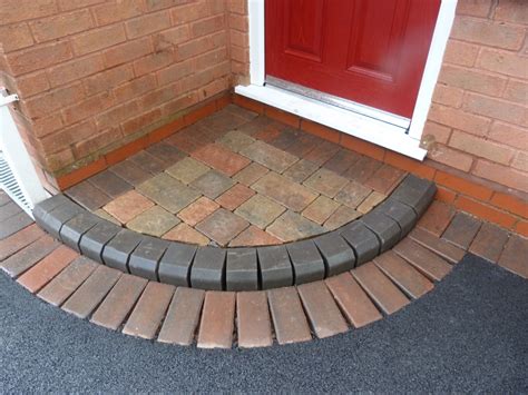 Find the perfect front door steps railings stock photo. Brick Door Steps | Decorative Doorway Entrance Patterns