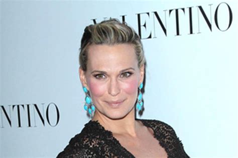Actress Molly Sims Hires Tracey Anderson To Help Her Drop The Pregnancy Pounds Independent Ie