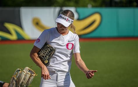 Haley kruse | i don't really understand what pinterest is, but i see pictures of food and crafts and that's what i like! The Story Behind Oregon Softball's Viral Videos