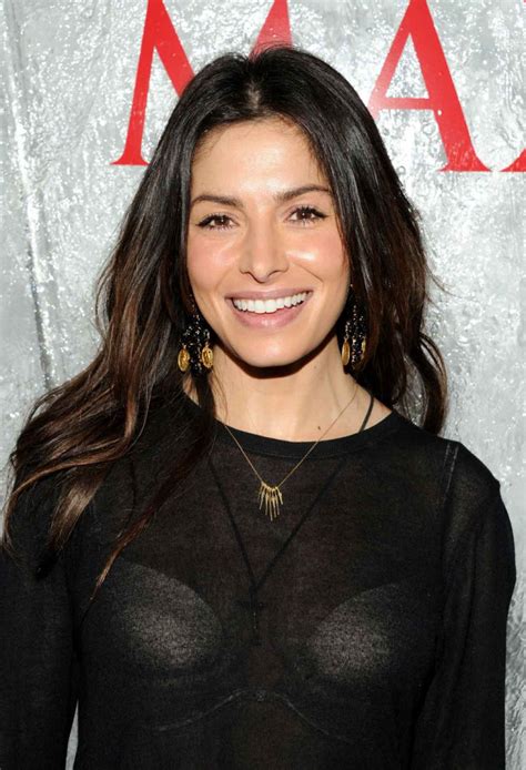 Miliony zdjęć stockowych premium w wysokiej rozdzielczości. Sarah Shahi - MAXIM BIG GAME WEEKEND Event in New York ...