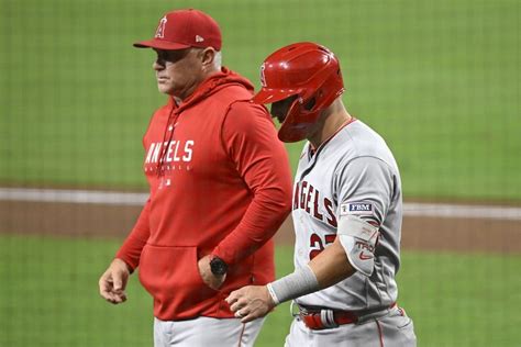 Mike Trout Has A Broken Left Wrist Its Not Known If The Angels Star Needs Surgery
