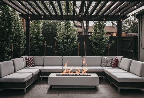 Modern Take 5 Outdoor Must Haves In 2020 Modern Outdoor Firepit