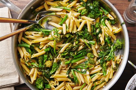 Pasta With Broccoli Rabe Recipe Under 30 Minutes — The Mom 100