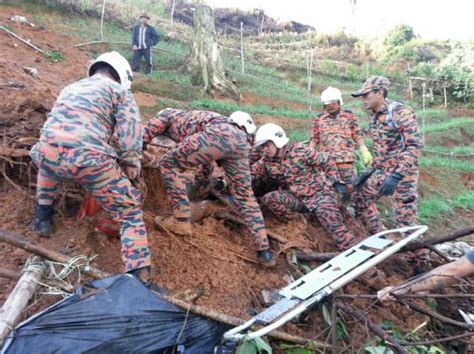 It is approximately 85 km from ipoh or about 200 km from kuala lumpur. Bangladeshi killed by Cameron Highlands landslide | New ...