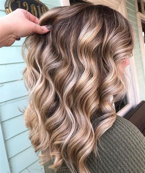 Butterscotch Blonde Blonde Hair With Highlights Natural Wavy Hair