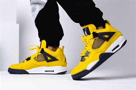 Air Jordan 4 Retro Tour Yellow Sneaker Steal