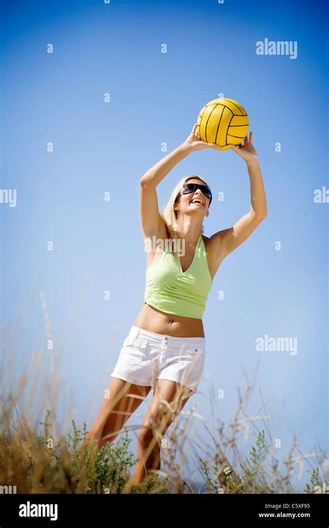 People Playing Beach Volley Ball Hi Res Stock Photography And Images