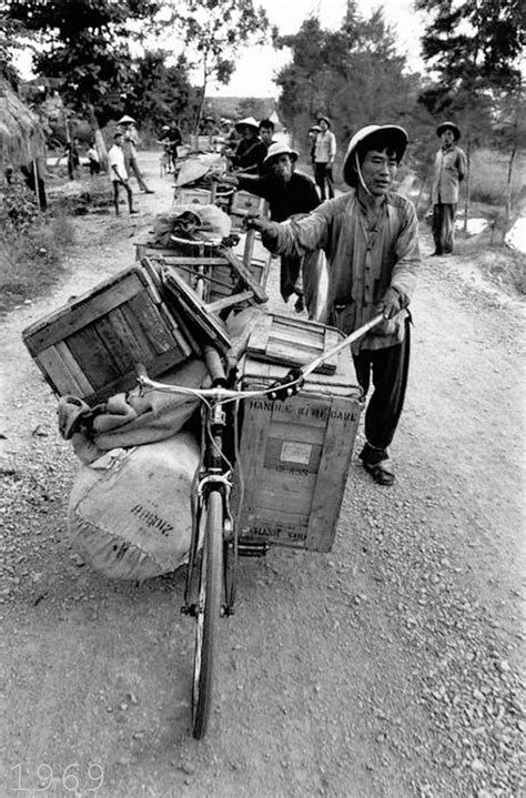 32 Black And White Photos That Document Everyday Life Of North Vietnam