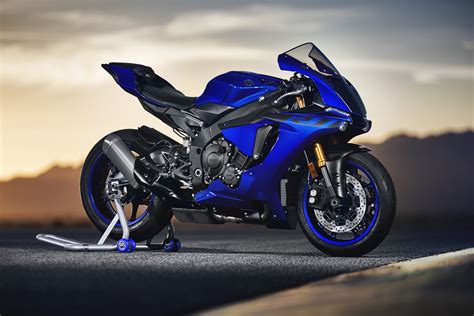 We use functional cookies to allow our website to function properly and. Hintergrundbilder : Motorrad, Yamaha YZF R1 4000x2667 ...