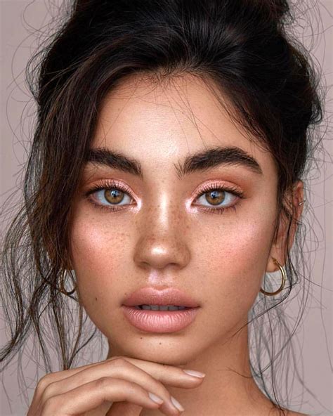 Gorgeous Glowy Summer Makeup Look With Peach Eyeshadow Highlighter I