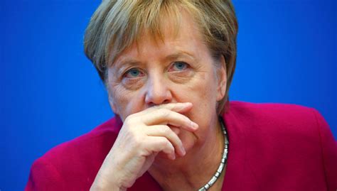 Valgnederlag På Stribe Sender Angela Merkel Mod Udgangen Bt Udland
