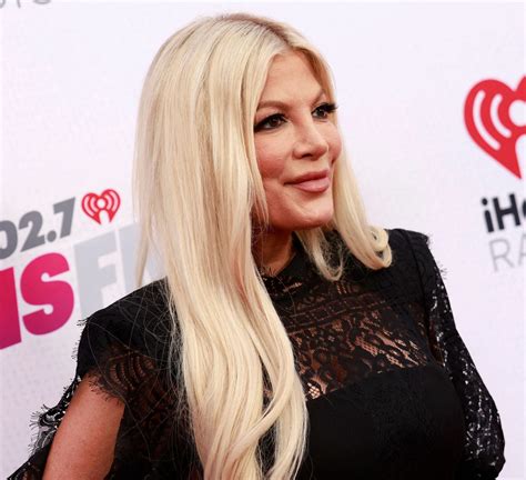 Tori Spelling Red Carpet Photo The Hollywood Gossip