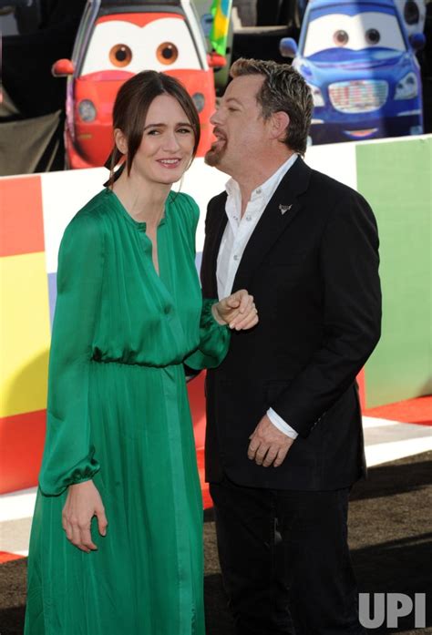 Photo Emily Mortimer And Eddie Izzard Attend The Cars 2 Premiere In Los Angeles