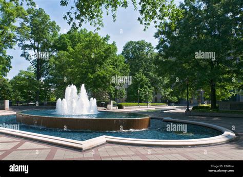 Alabama Birmingham Linn Park Fountain Stock Photo Alamy