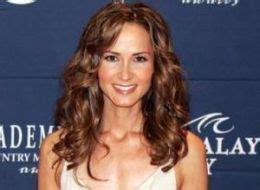 The Tidbits Of My Life Chely Wright Is Gay Lesbian Country Singer Comes Out In People