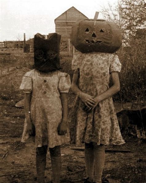 15 Vintage Kids Halloween Costumes That Are Truly Terrifying