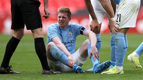 ^ kevin de bruyne suffers head injury in champions league final. Football news - Pep Guardiola: Kevin De Bruyne injury ...