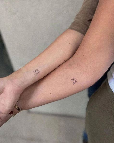 Tatuajes Minimalistas Para Amigas Ideas Bonitas Y Llenas De Significado