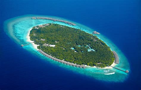 Dusit Thani Maldives A Romantic Luxury Resort Review By Travelplusstyle