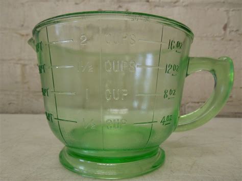 Vintage 2 Cup Green Depression Glass Measuring Cup NICE