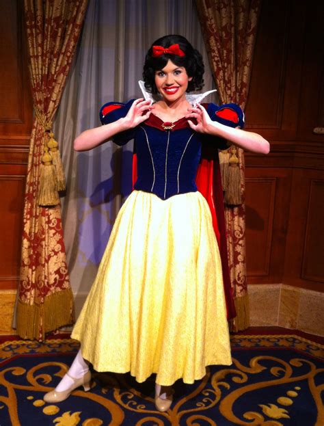 Snow Whites New Look At The Fairytale Hall At Disney World Disney